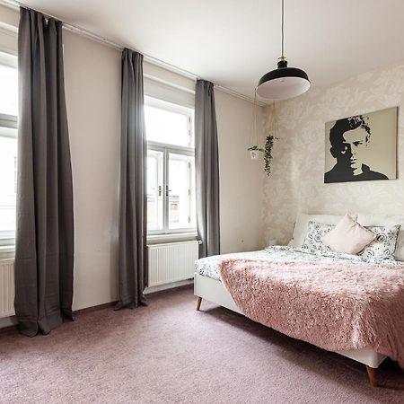Nice Big Apartment 2Bds - Belgicka Prague Exterior photo