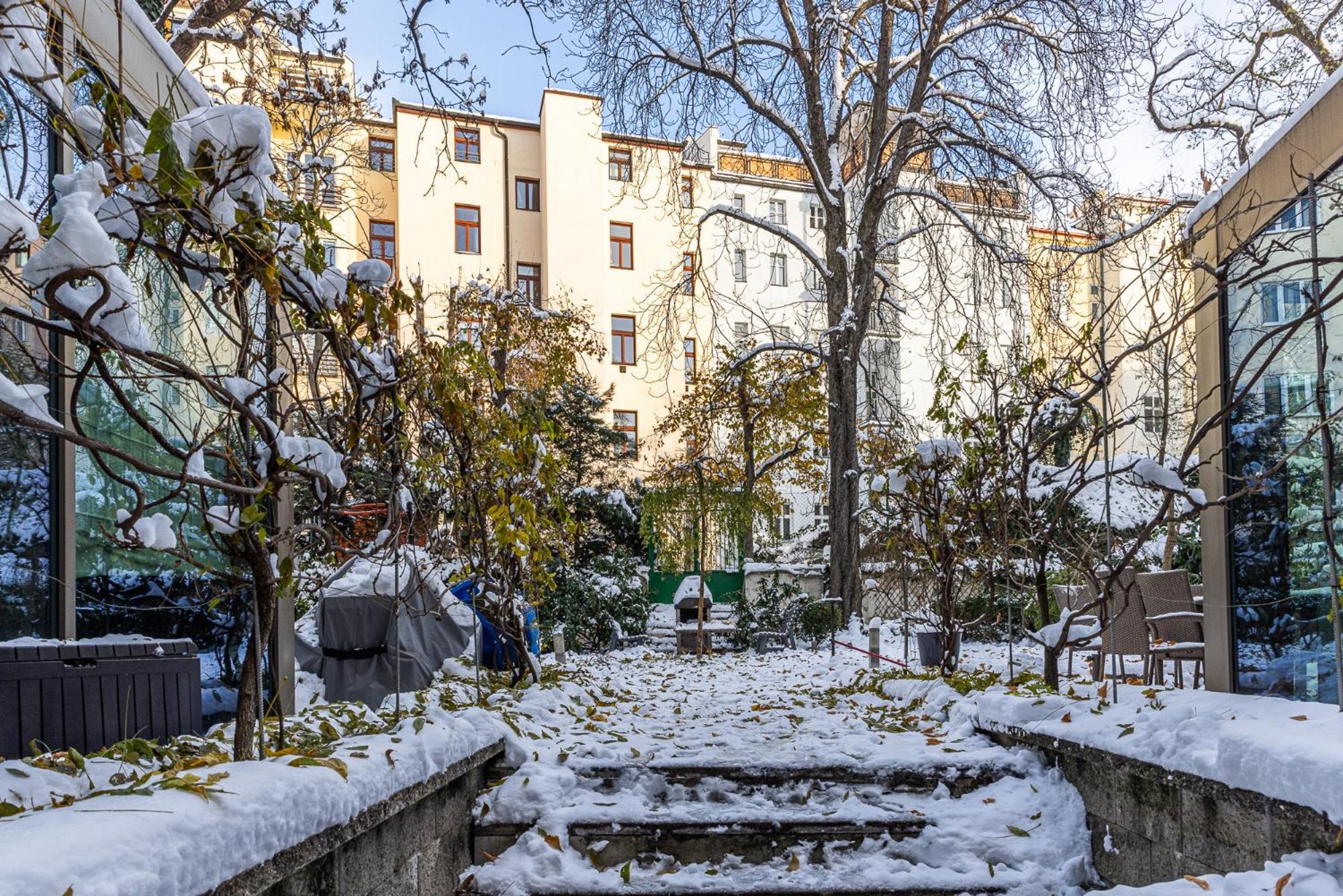 Nice Big Apartment 2Bds - Belgicka Prague Exterior photo